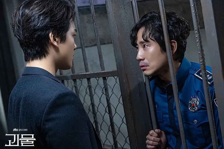 21年评分最高十部悬疑剧,《窥探》仅第4,《城市的边缘》进前3