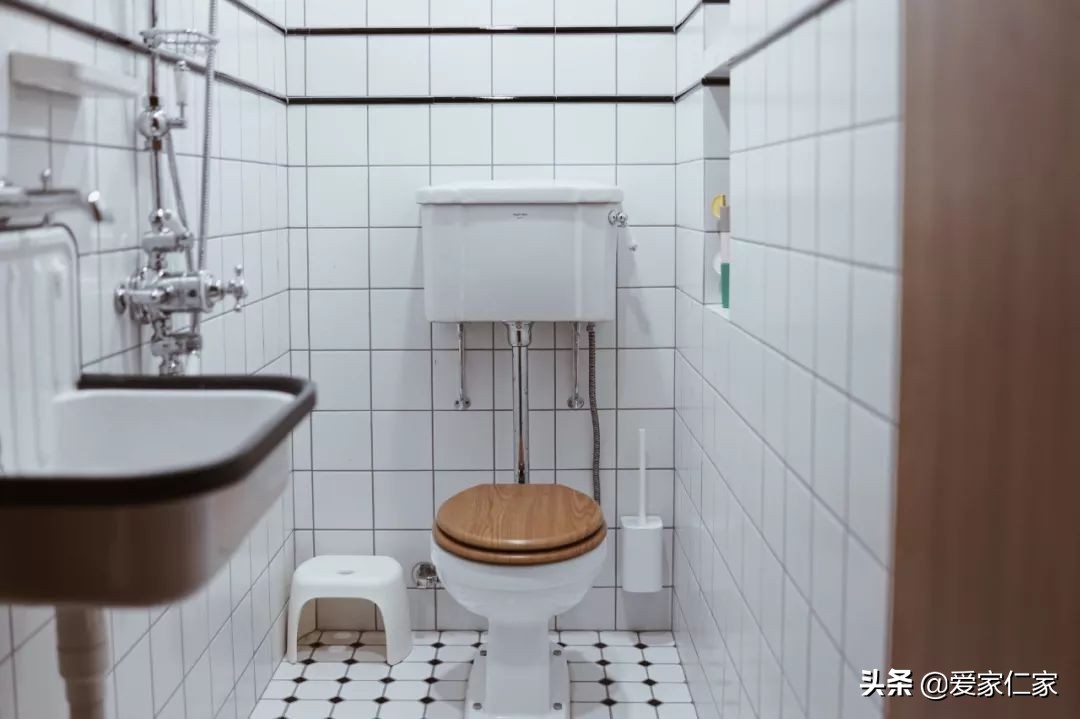 她买下32㎡上海老旧学区房，为女儿打造小桃园，还有超舒适大庭院