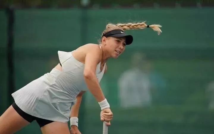 阿尼西莫娃赛场表现,阿尼西莫娃卡洛斯