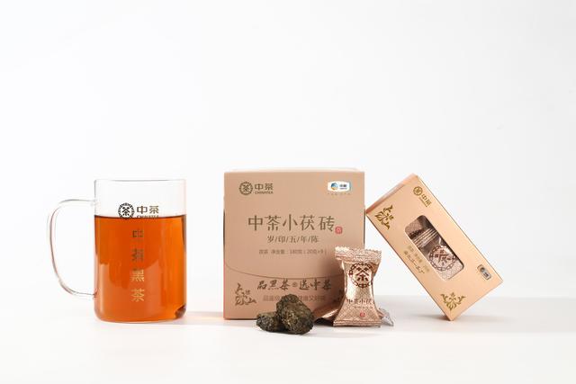 91年的中茶黑茶1700克价格,中茶黑茶小金花