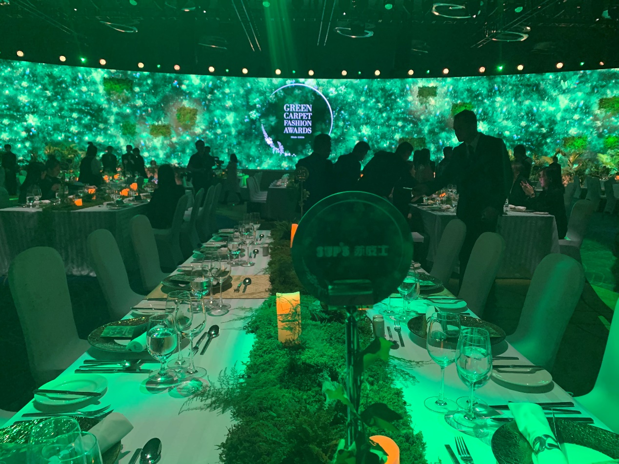 苏宁国际总裁张康阳,张康阳苏宁领奖