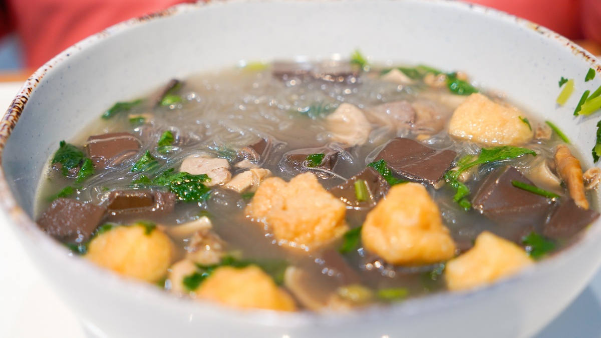 夫子庙鸭血粉丝哪家最正宗带菜,南京鸭血粉丝吃这几家就够了