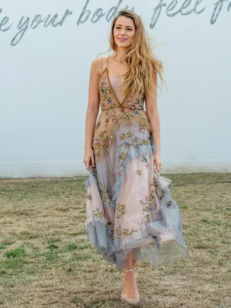 30岁以上女人穿裙子技巧,30岁女人裙子怎么穿好看