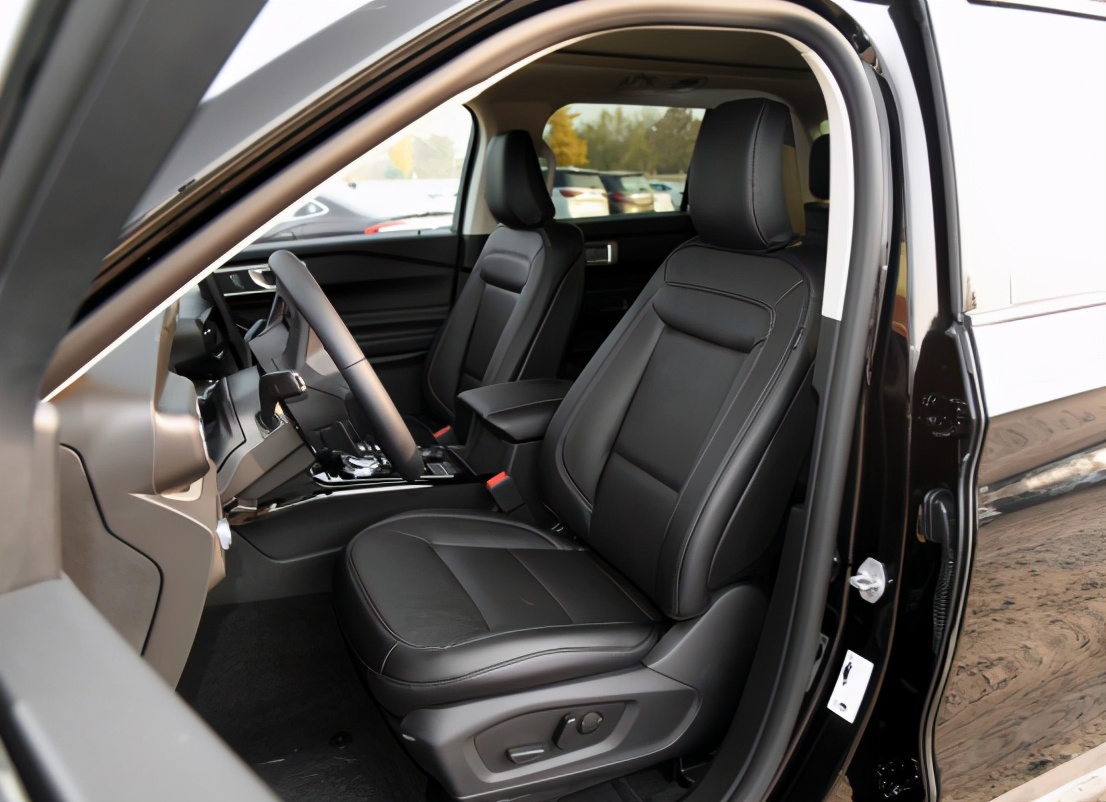 福特探险者3.5t破百,福特探险者2.3t+10at深度测评