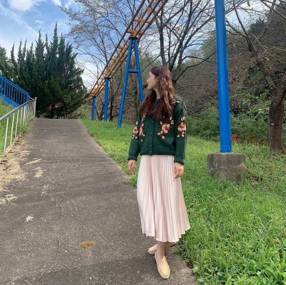 挑百褶裙,冬长百褶裙搭配什么羽绒服好看