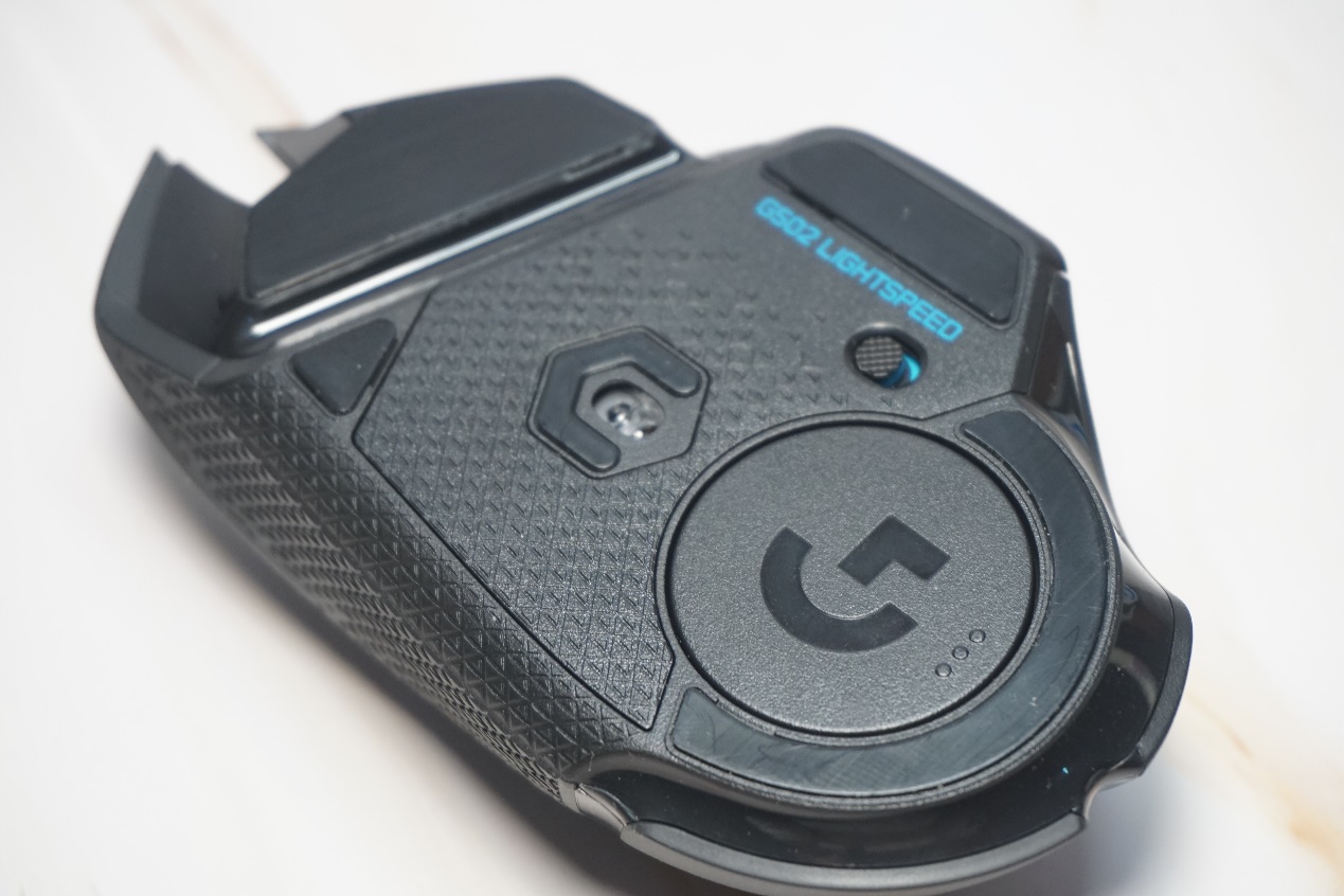 为什么普通鼠标比罗技g502还好用,罗技鼠标g502g402g304哪个顺手