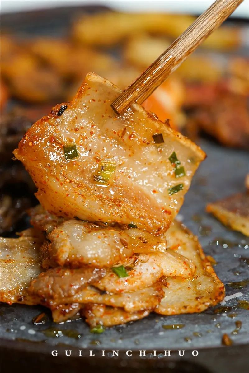 被安利了3年的长沙网红烤肉店,这回在桂林终于吃上了