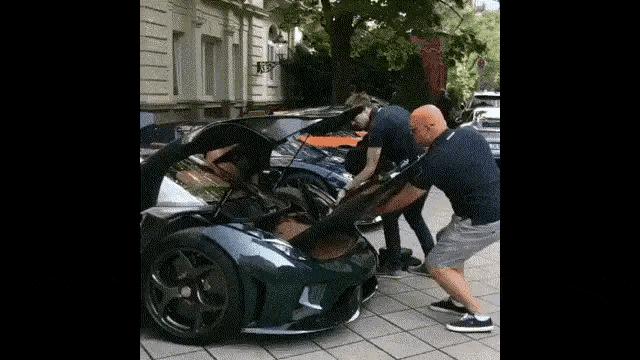 三十几人的瑞典小厂，如何就打造出千万级别的超跑呢？本文详解