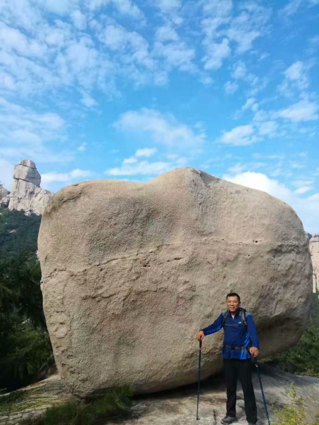 远征三晋凯旋还，飓风众人把酒欢