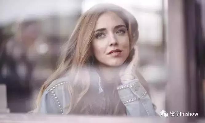 从法律系学生到宇宙时尚博主，Chiara做了些什么？