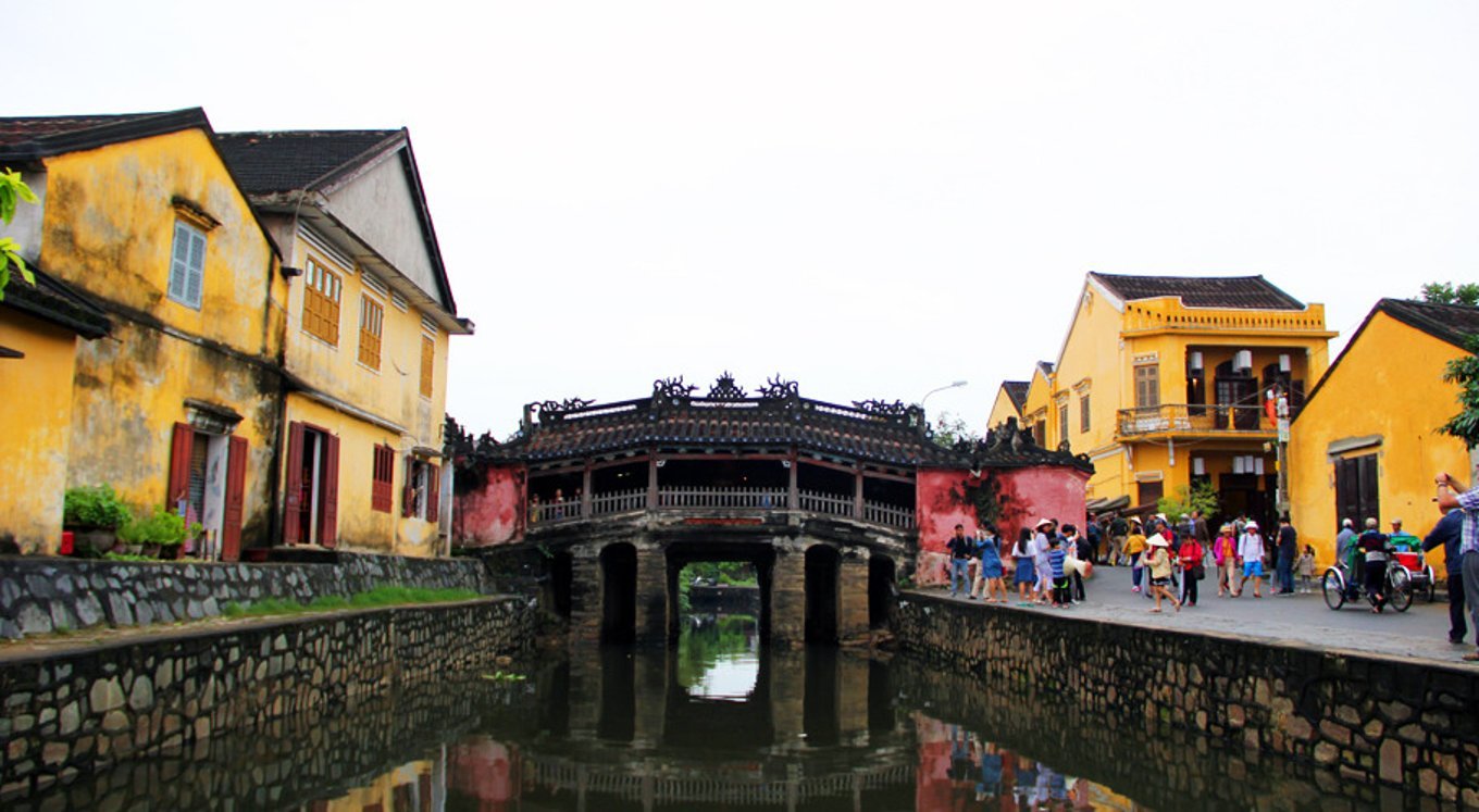 波澜不惊可以形容水面吗,描述海上邮轮的感觉