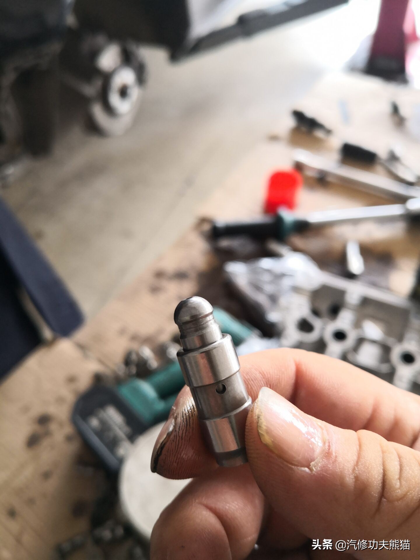 2013奥迪a4l烧机油怎么解决,奥迪a4l哪一款开始烧机油不严重