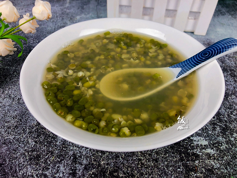 电饭锅煮绿豆汤为什么是红色的,绿豆汤烧的是红色的怎么回事