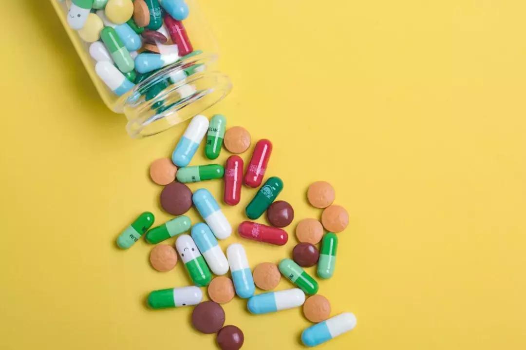 30多岁需要通过钙片来补钙吗,补钙的同时可以喝益生菌吗