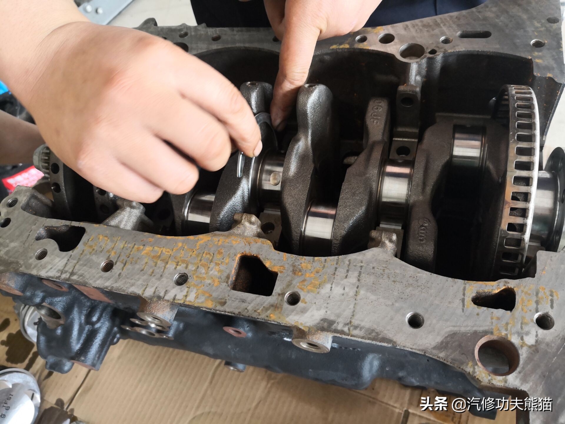 2013奥迪a4l烧机油怎么解决,奥迪a4l哪一款开始烧机油不严重