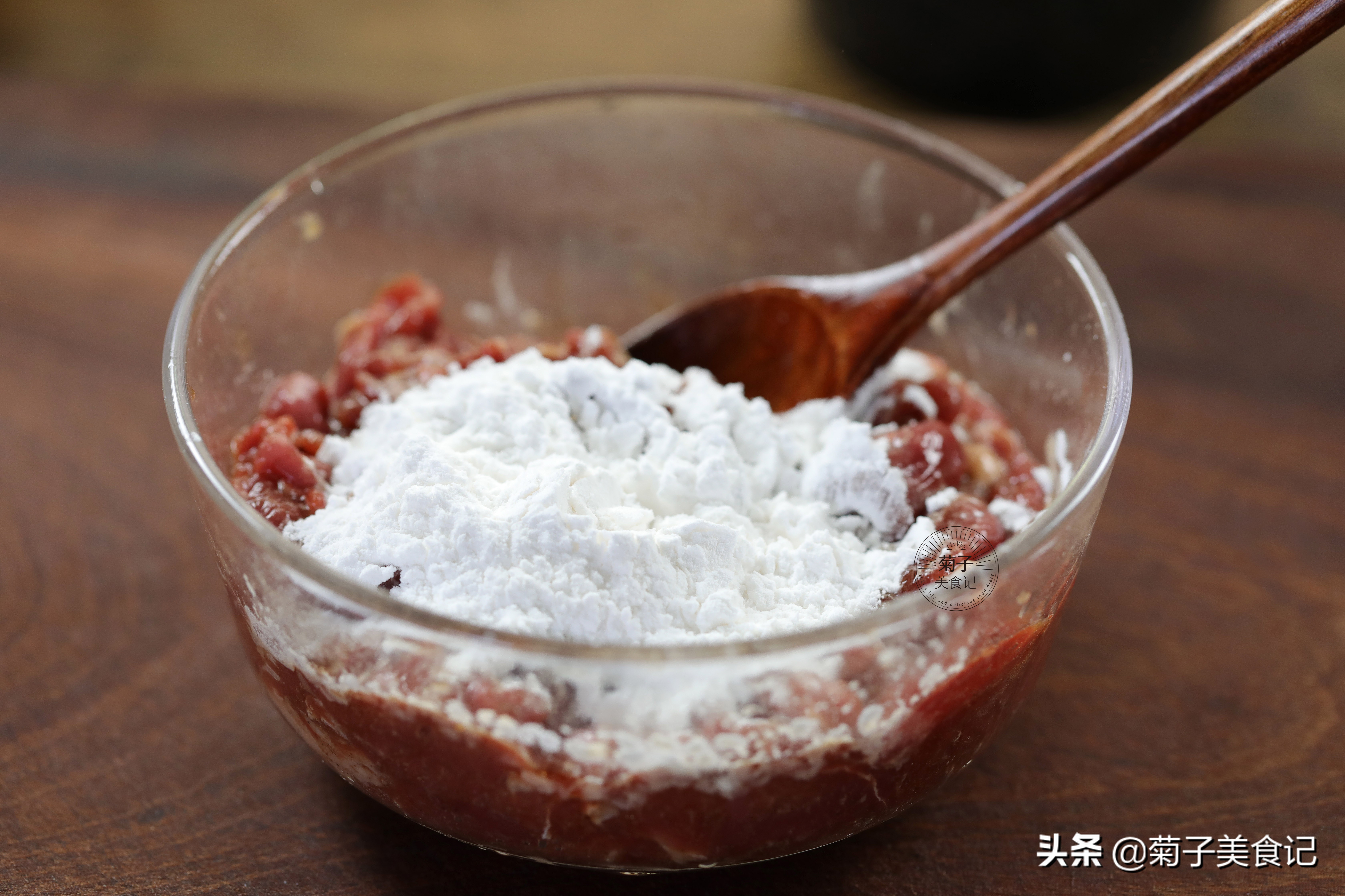 羊肉怎么炖着吃不柴没有膻味,羊肉现炖的好吃还是过夜的好吃