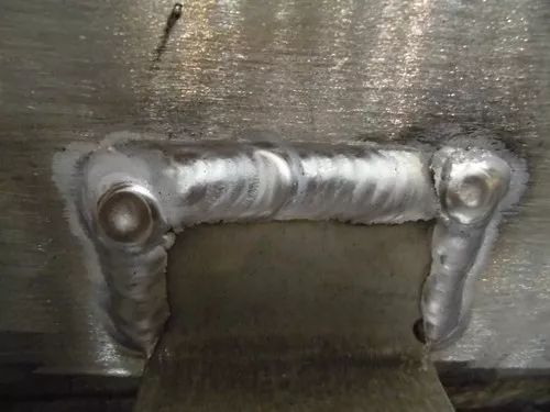 铝和铝合金焊接容易产生的缺陷,铝合金焊接裂纹怎么修复