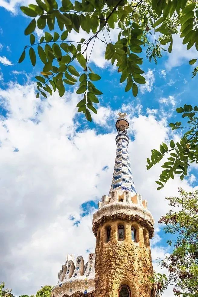 巴塞罗那72小时:住进高迪的幻梦世界