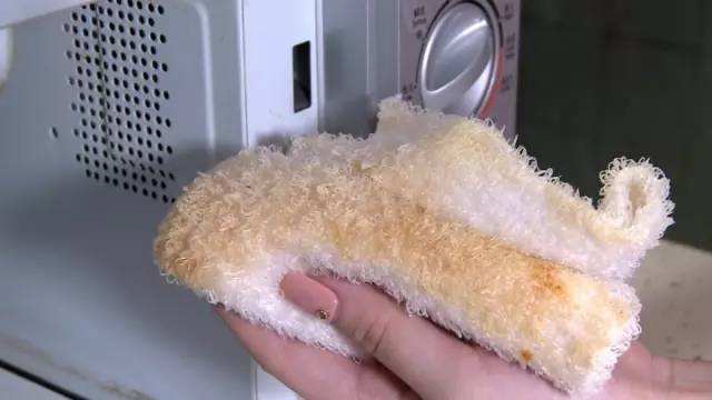 如何清洗微波炉上面的灯管,如何清洗微波炉里的油渍