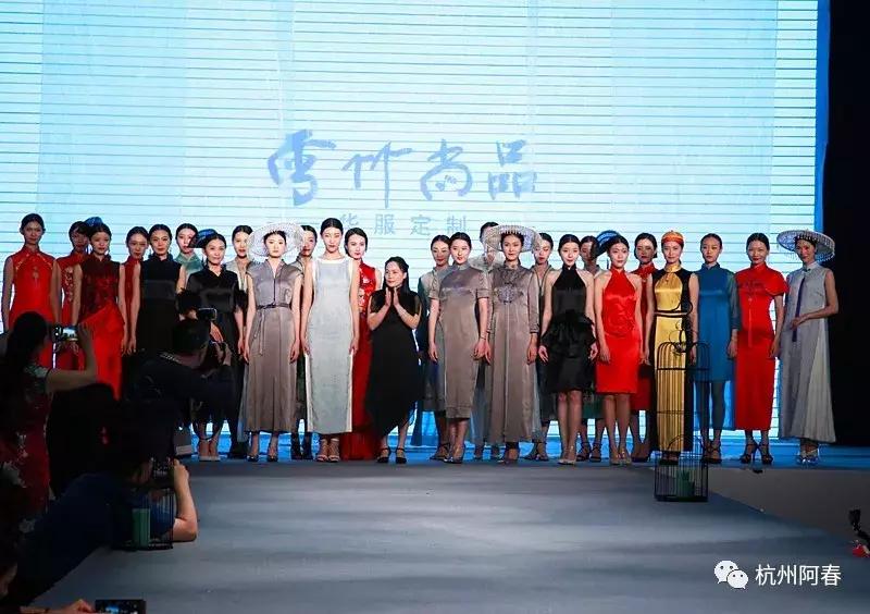 超百图再现2018年服装圈内那三十道靓丽风景……