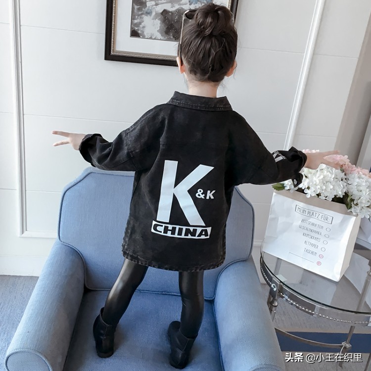 今年最流行的童装冬款,今年超流行的童装百搭又时尚