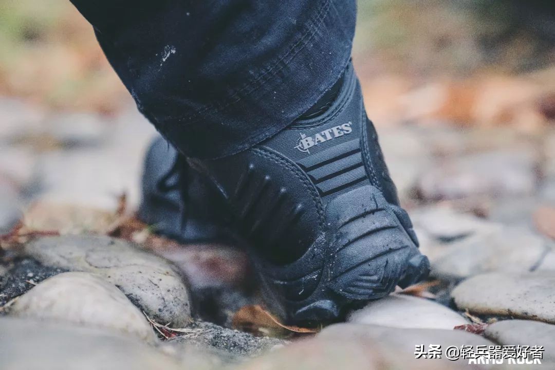 军靴适合下雨天穿吗,军靴穿得舒服吗