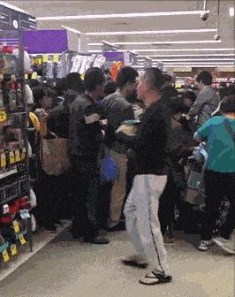 到底谁在澳洲抢奶?代购,黄牛,媒体已经分不清了