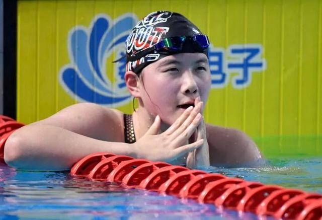 凭什么瞧不上银牌！央视解说张萌萌口误惹争议，韩乔生也被带偏？