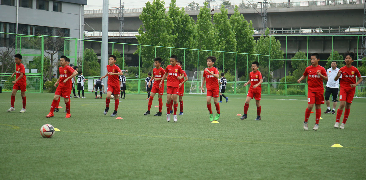 中韩国际青少年足球交流训练营,中韩足球青训比赛