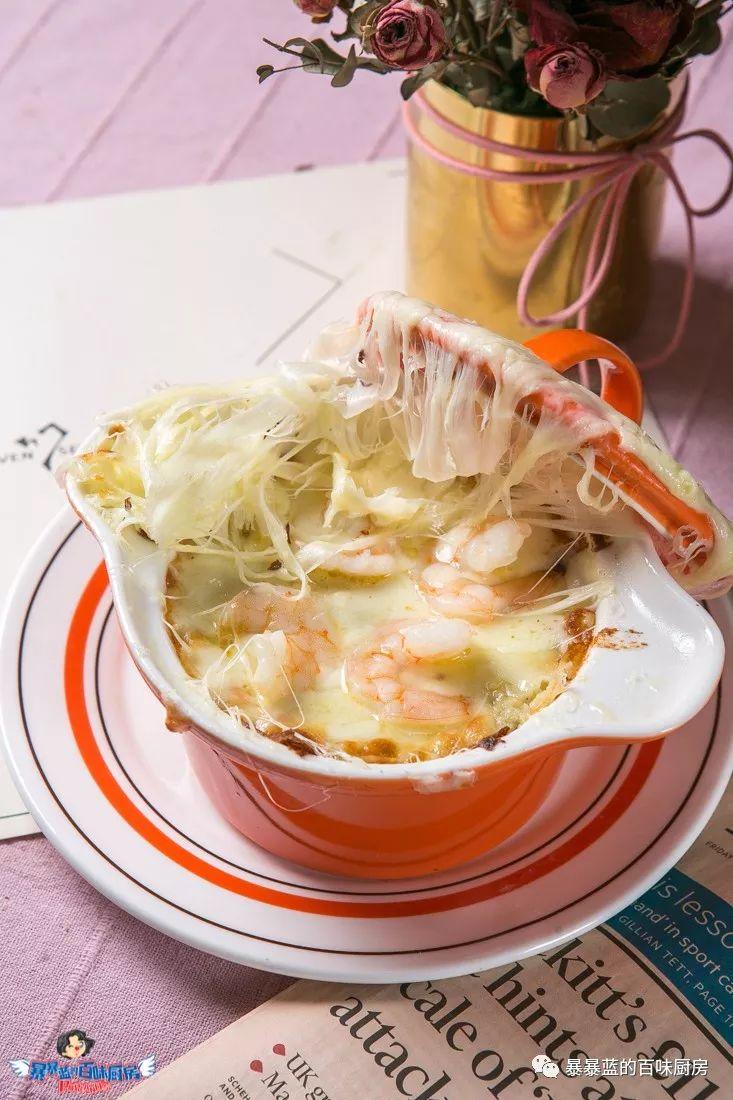 来这家店你真没办法好好吃饭，每道菜都堪比艺术品，好吃到光盘