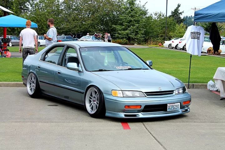 要看雅阁的改装案例还是看“别人家”的吧,国内实在不多