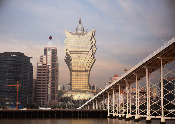 珠澳海湾夜游，看遍左手澳门右手珠海的繁华