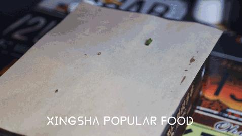 人生一串,烟火江湖!这家铁板烧烤店用串串翻起儿时回忆