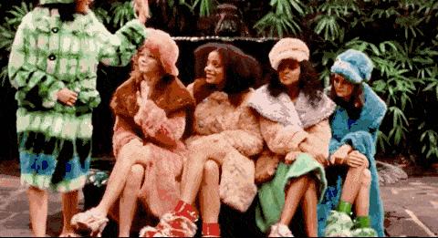 我花1000多块买的毛绒包,后来发现有点贵!