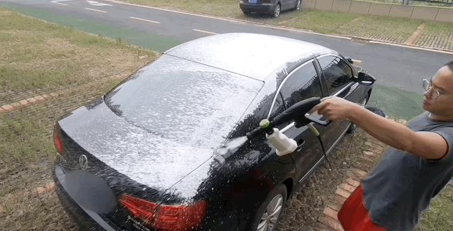 高层小区自己洗车视频全教程,在家洗车怎么洗最省钱