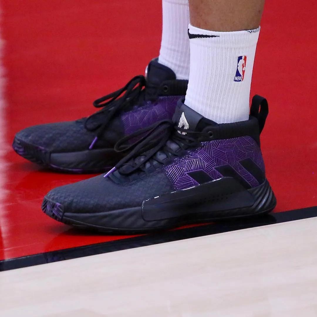 nba球员上脚科比球鞋系列,nba球星鞋王塔克在哪支球队