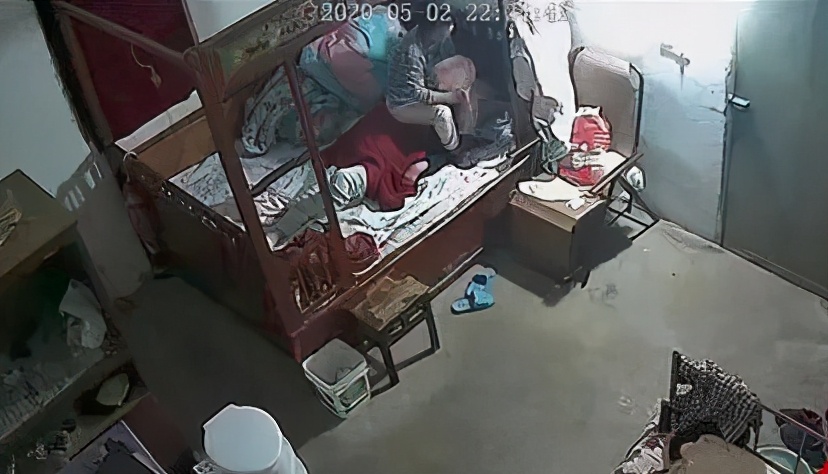 【法治热点早知道】男子生前瞒着妻子两年累计打赏女主播250多万，还长期线下见面！妻子起诉女主播和平台！