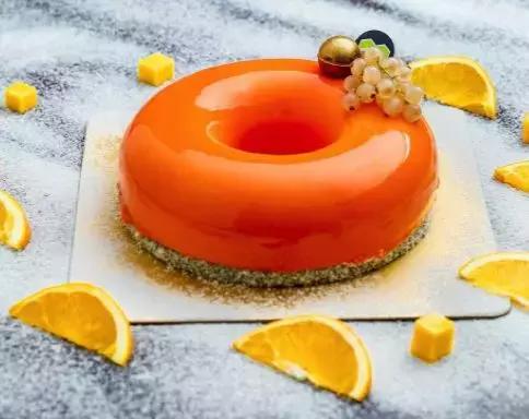 甜点可不仅是缀着亮片和蕾丝的少女派，而是带着仪式感的信物