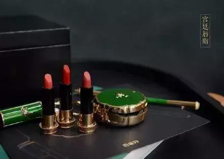 百雀羚联名故宫,百雀羚上新了故宫联名