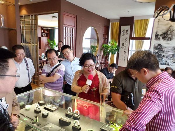 微信上翡翠珠宝小程序,微信精选翡翠小程序