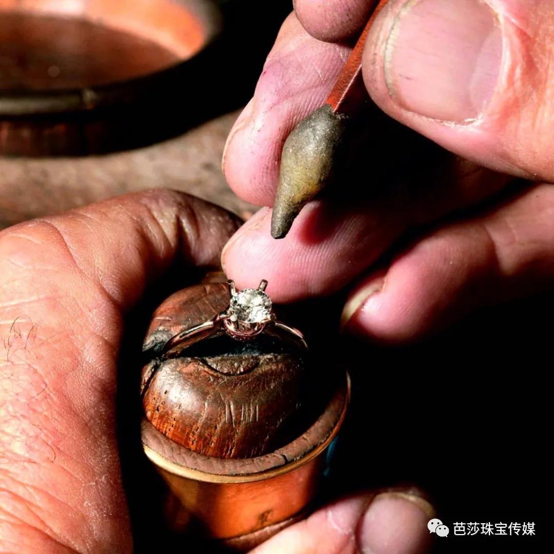 准新娘们别发愁啦!芭珠姐教你用最合适的钻石见证最难忘的婚礼