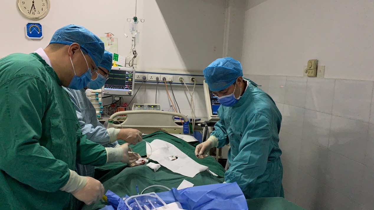 ecmo抢救重症心肌炎女子,ecmo救治一新型肺炎患者