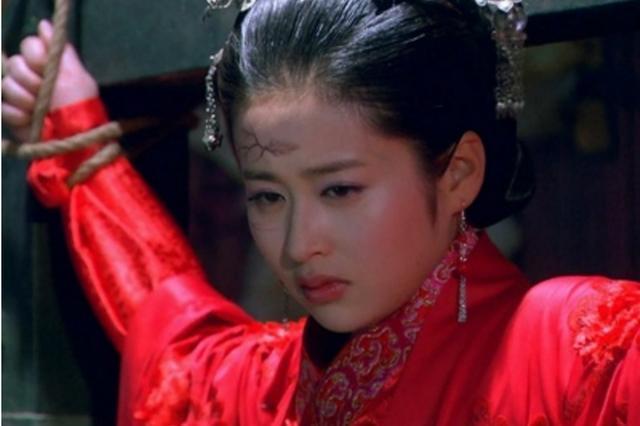 用什么成语来形容足球之多,用一个成语来形容足球比赛的精彩