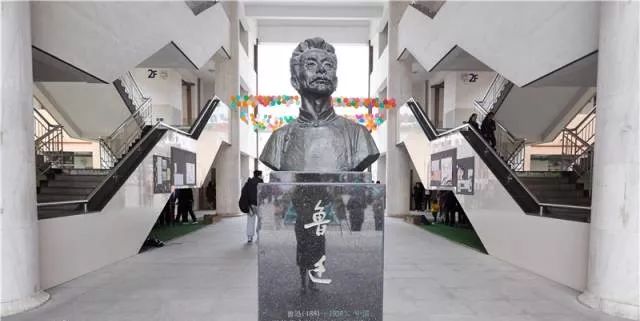 100元撑死在这个古镇，上海版孤独的美食家