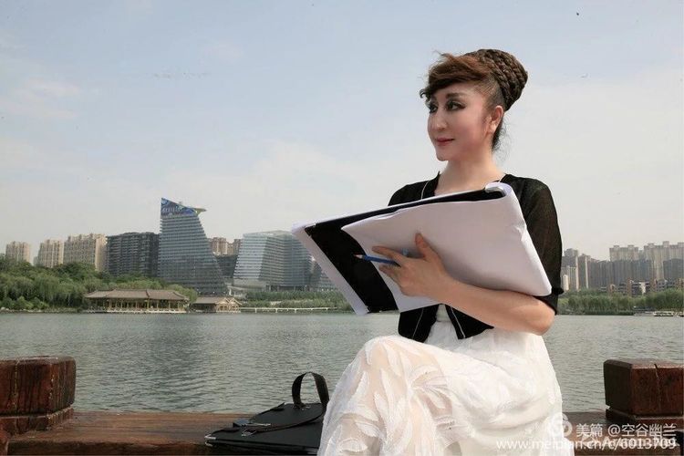 巴塞尔艺术展2024人物肖像油画,晏子油画写生艺术展