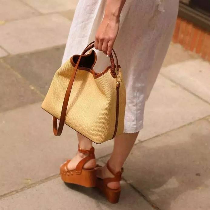 适合秋冬背的小众品牌包,又轻又实用的大牌包