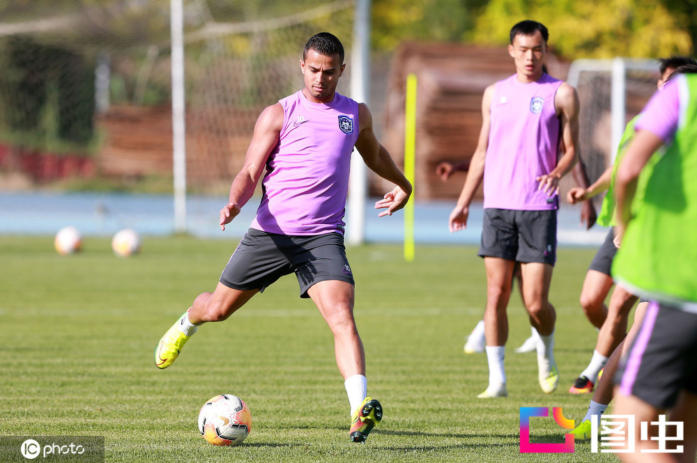 对阵天津津门虎刘若钒精彩表现,刘若钒天津泰达