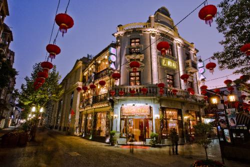 杭州河坊街有那么多好吃的，为什么当地人都不喜欢？