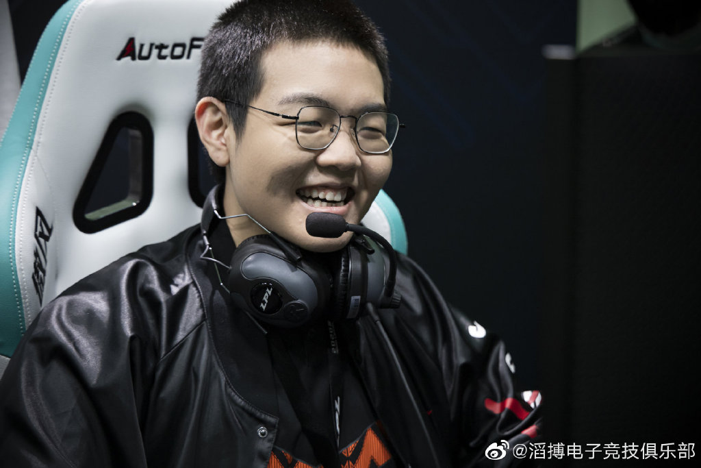 lgd经理,369被lgd邀请青训视频