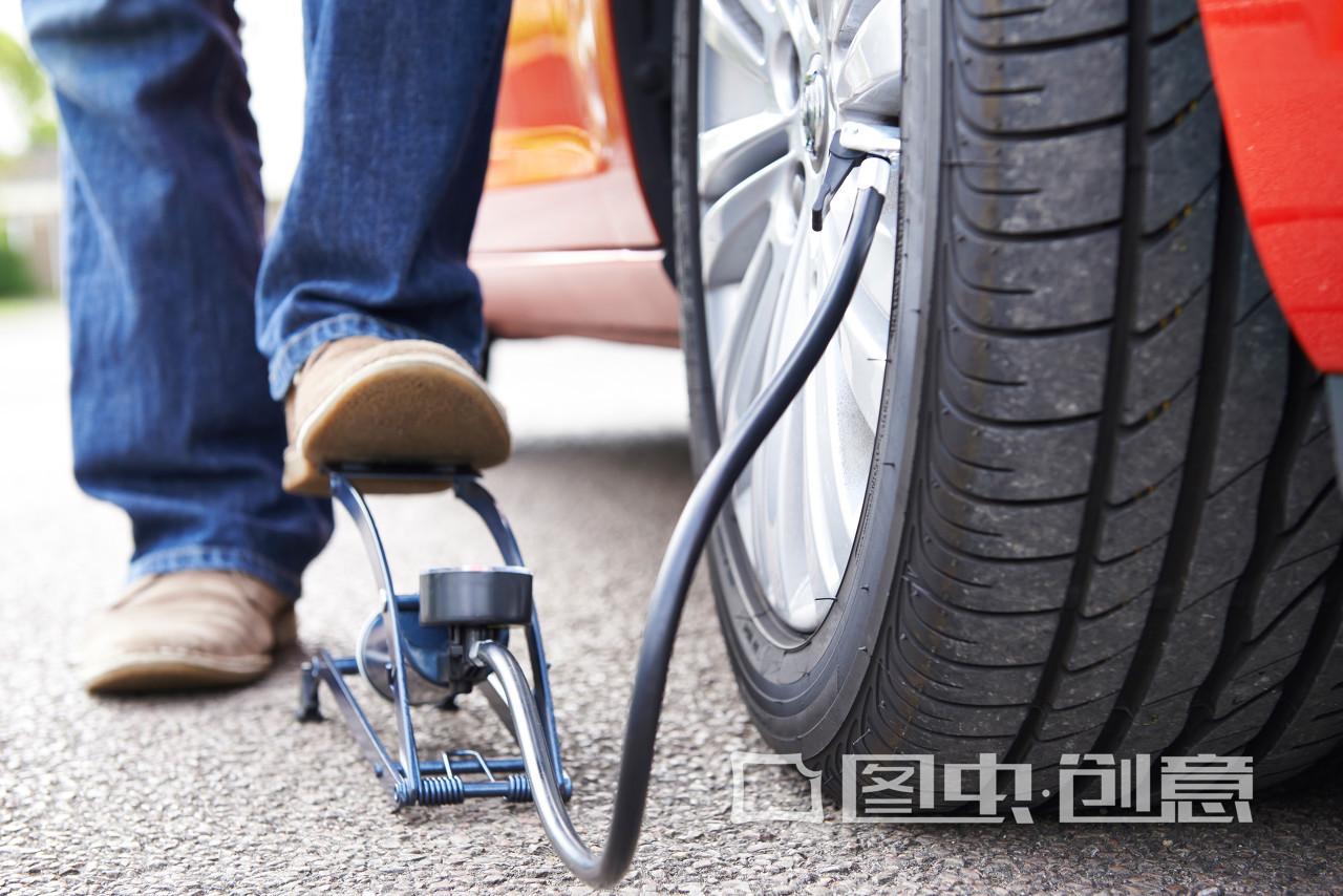 胎压从2.5放到2.3怎么控制,胎压2.2和2.6哪个更容易爆胎